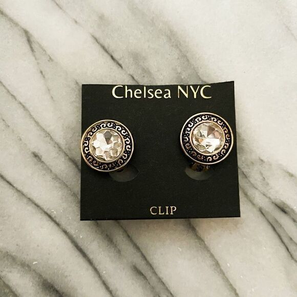 Chelsea NYC Earrings Gold Toned Clear Crystal round Clip On - Picture 1 of 4
